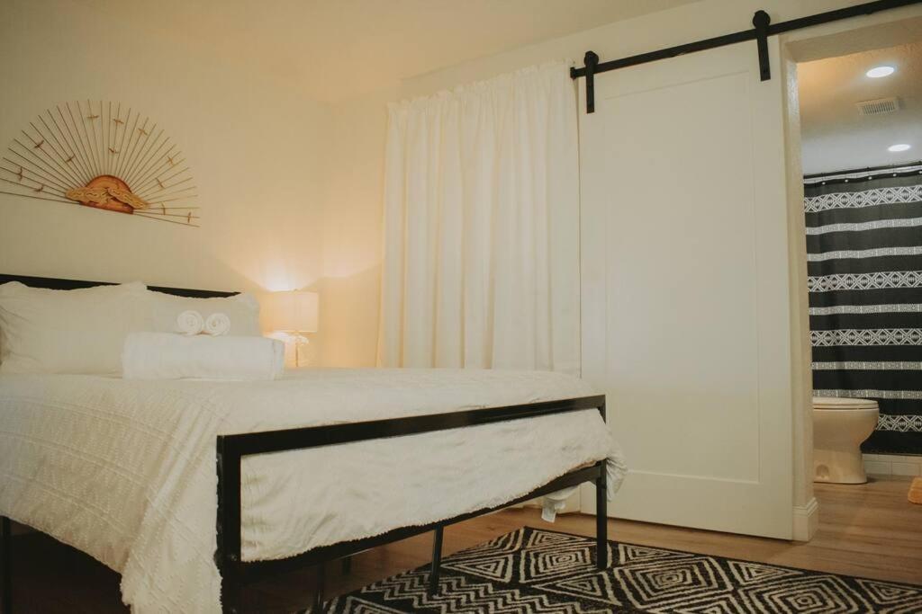 Villa Casa Charleston-3Br-2Bath-Hot Tub-Pet Friendly-No Pet Fees! Albuquerque Exterior foto