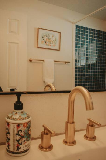Villa Casa Charleston-3Br-2Bath-Hot Tub-Pet Friendly-No Pet Fees! Albuquerque Exterior foto