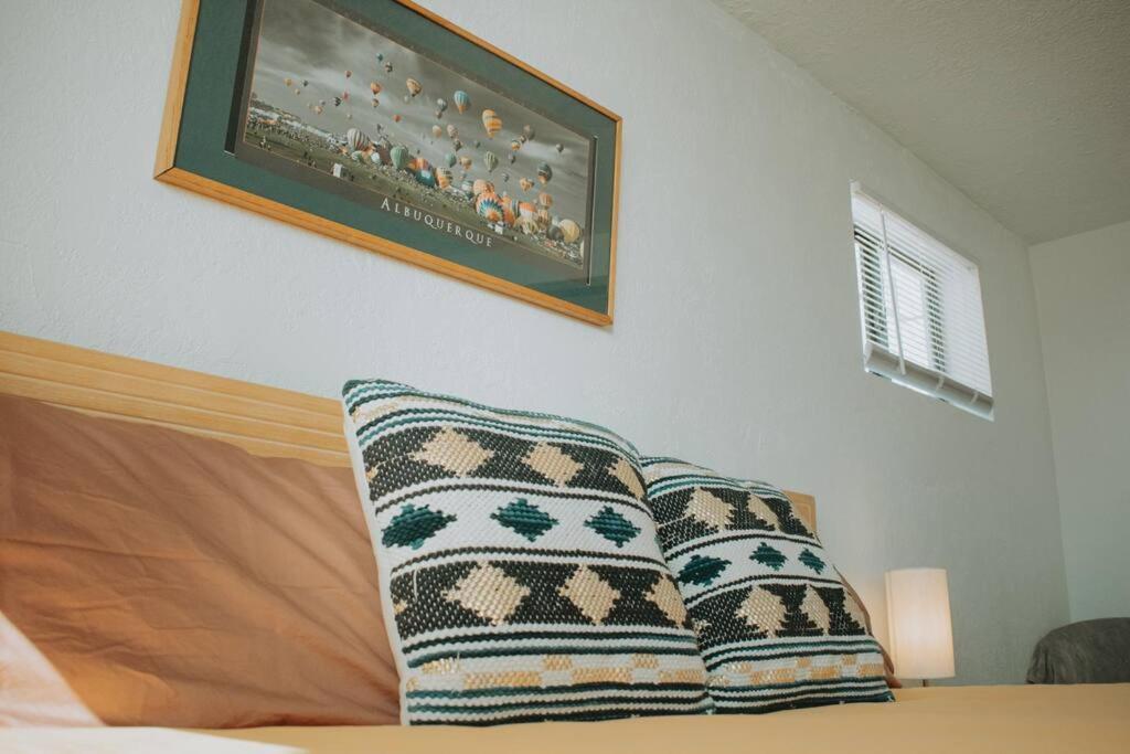 Villa Casa Charleston-3Br-2Bath-Hot Tub-Pet Friendly-No Pet Fees! Albuquerque Exterior foto