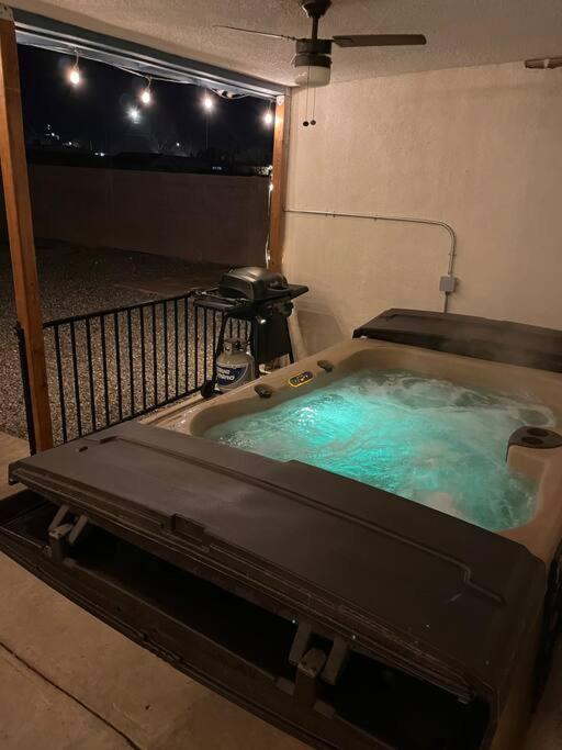 Villa Casa Charleston-3Br-2Bath-Hot Tub-Pet Friendly-No Pet Fees! Albuquerque Exterior foto